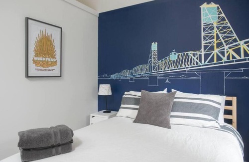 Sunnyside House | The Hawthorne Hideaway