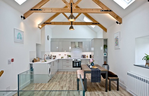 Newquay House | The Hayloft - a cottage that sleeps 4 guests in 2 bedrooms