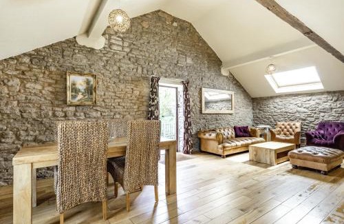 Combs House | The Hayloft