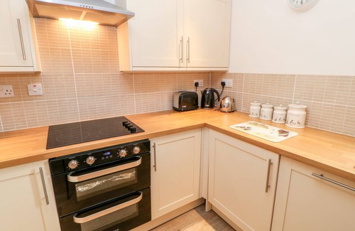 Wing Cottage | THE HAYLOFT, pet friendly, with hot tub in Brampton, Cumbria