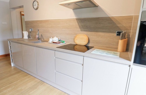 Alston Cottage | THE HAYLOFT, pet friendly, with hot tub in Alston