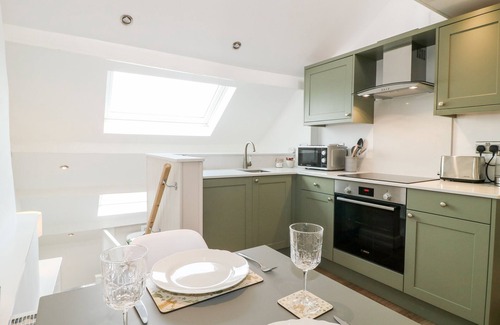 Winster Cottage | THE HAYLOFT, romantic, character holiday cottage in Winster