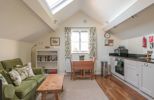 Little Cowarne Apartment | THE HAYLOFT, romantic, with a garden in Bishop's Frome