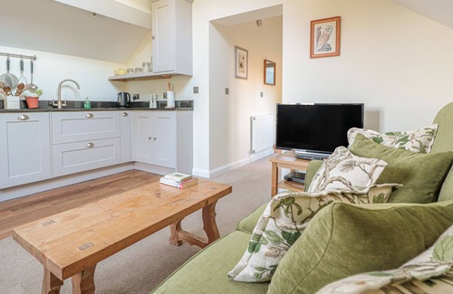 Little Cowarne Apartment | THE HAYLOFT, romantic, with a garden in Bishop's Frome
