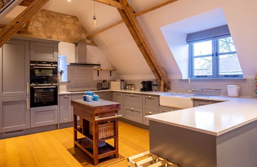 Winchcombe House | The Hayloft - sleeps 6 guests in 3 bedrooms
