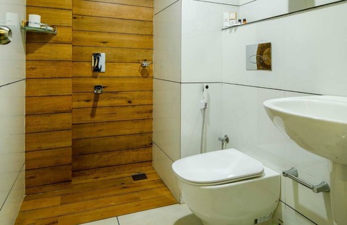 Thampanoor Hotel | THE HEARTLAND INN