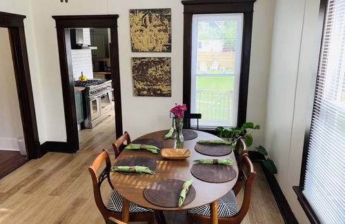 Three Oaks House | The Heartwood House<3 : Dwntwn Three Oaks, 2BR/2BA