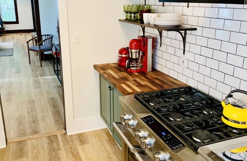 Three Oaks House | The Heartwood House<3 : Dwntwn Three Oaks, 2BR/2BA