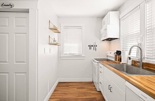 Peoria Heights House | The Heights Hideaway: 2BR Gem