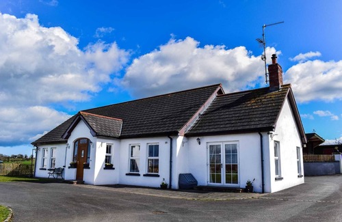 Downpatrick House | The Heights & Hollows Farmhouse (Sleeps 14) Saul, Downpatrick
