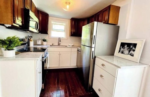 East 1st Street House | The Hemingway Cottage