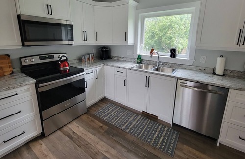 Kensington House | The Henderson Homestead - Completely Renovated Home, Quiet and Centrally Located
