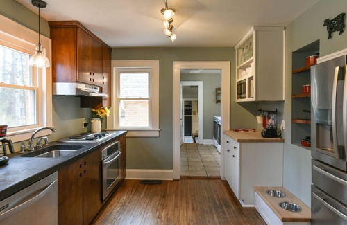 Barker Heights House | The Hendersonville Huckleberry
