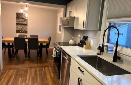 Greensboro House | The HendrixnConvenient, cozy, updated 3 bedroom ranch