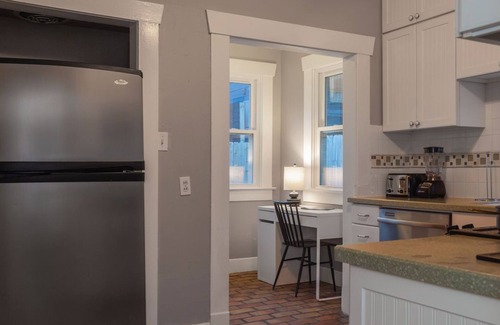 Neartown House | The Hera! Luxury Mansion in Montrose w/Pool 2BR+3