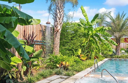 Bywater Hotel | The Herald | Private 12BR Hotel - Pool, Spa