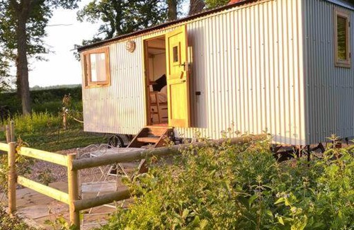 Callow Apartment | The Hereford Hut, Charming 1 bedroom Shepherds Hut