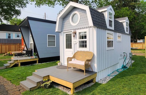 Lakeside Apartment | The Heritage - Tiny House - Tiny Digs Lakeshore