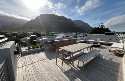 Voelklip Villa | The Hermanus Retreat