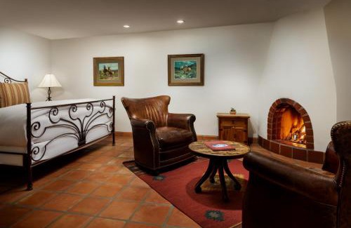 Paradise Valley Hotel | The Hermosa Inn