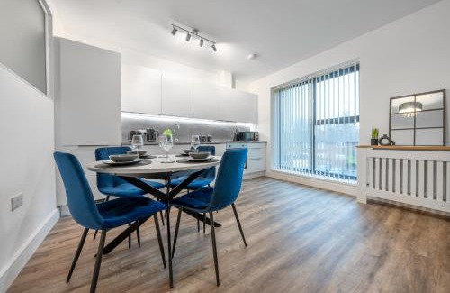 Potters Bar Apartment | The Hertfordshire Hideaway - Entire apartment - Free Parking - 2 bedroom 2 bathroom - 20minutes into London