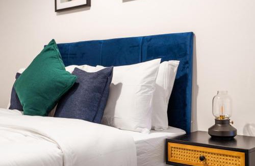 Potters Bar Apartment | The Hertfordshire Hideaway - Entire apartment - Free Parking - 2 bedroom 2 bathroom - 20minutes into London