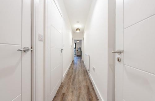 Potters Bar Apartment | The Hertfordshire Hideaway - Entire apartment - Free Parking - 2 bedroom 2 bathroom - 20minutes into London