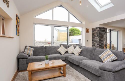 Rhosneigr House | The Herun