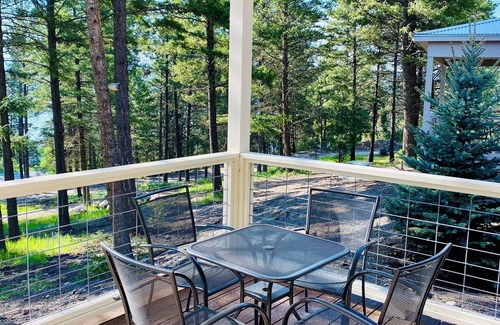 Lakeside Cabin | The Hi-Line at Elk Ridge Village cabin 401A with views of Flathead Lake & 🏔️