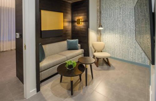 Downtown Portland Hotel | The Hi-Lo, Autograph Collection
