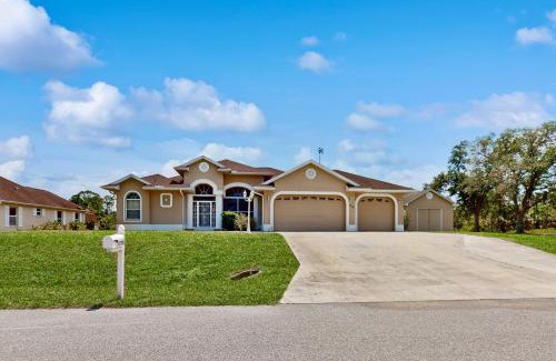 North Port House | The Hibiscus House