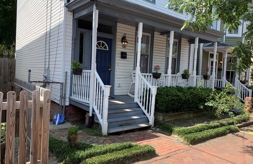 Church Hill House | The Hicks-Quinn House in Church Hill -Free Parking