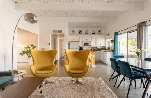 Sunmor House | The Hidden Alexander | Mid-Century, Pool, Arcade, Palm Trees, 10 Min to Downtown