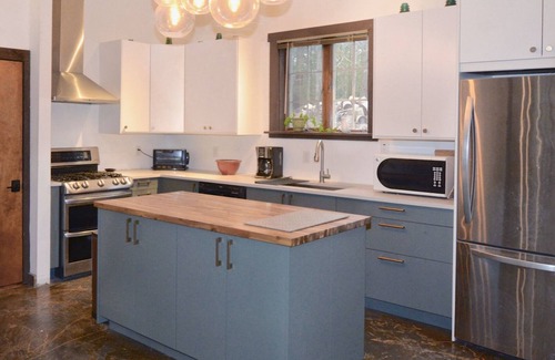 Saugerties Cottage | THE HIDDEN COTTAGE Private, Relaxing, Great Location, Has Everything You Need