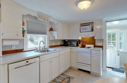 Pine Point Cottage | The Hidden Cove by Bayley Vacation Rentals