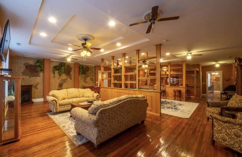 Connersville House | The Hidden Gem in downtown Connersville