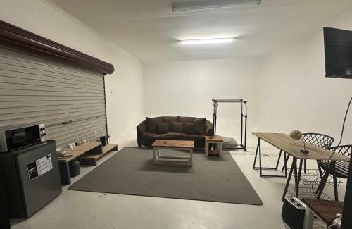 Berea Apartment | The Hide-Pit Stop