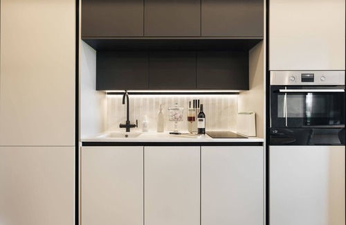 Penrith Apartment | The Hide Summary: The