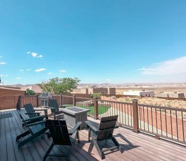 Greenehaven House | The Hideaway - 50 Mile Views Sleeps 8 Big Garage