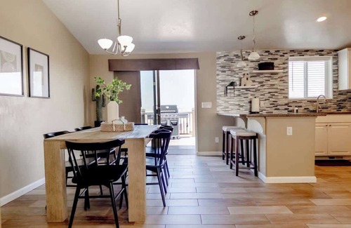 Greenehaven House | [The Hideaway] 50 Mile Views, Sleeps 8, Big Garage