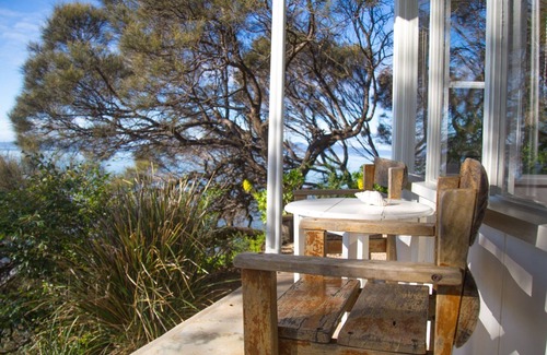 Swansea House | The Hideaway at Swansea - absolute beachfront