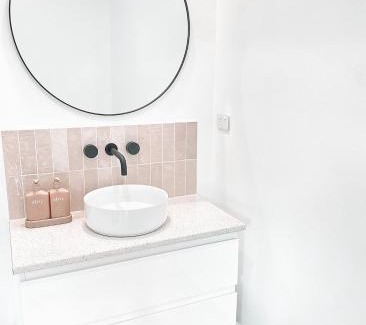 Warrnambool House | The Hideaway - Guest House