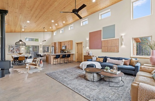 Fairplay Cabin | The Hideaway - Hot tub, Attached garage, Private, Modern 3-bedroom cabin