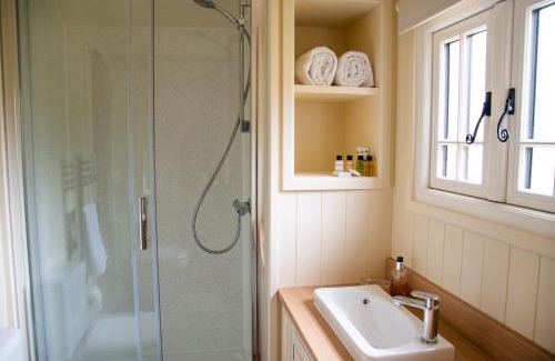 Henshaw House | The Hideaway Huts