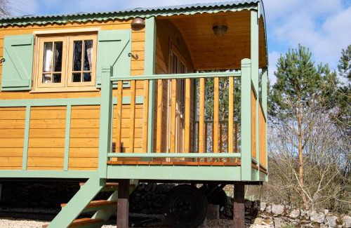 Henshaw House | The Hideaway Huts