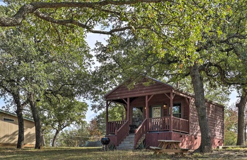 Chico Apartment | 'The Hideaway Log Cabin' w/ On-Site Dining