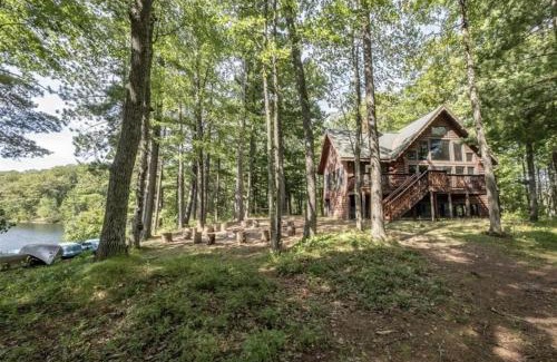 Hayward House | The Hideaway on Clear Lake Island