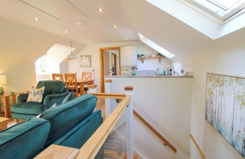Pontesbury Cottage | THE HIDEAWAY, pet friendly, character holiday cottage in Longden