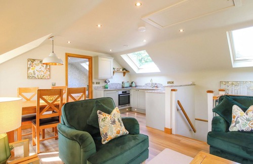 Pontesbury Cottage | THE HIDEAWAY, pet friendly, character holiday cottage in Longden