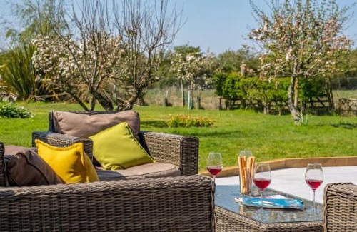 Ringstead House | The Hideaway S